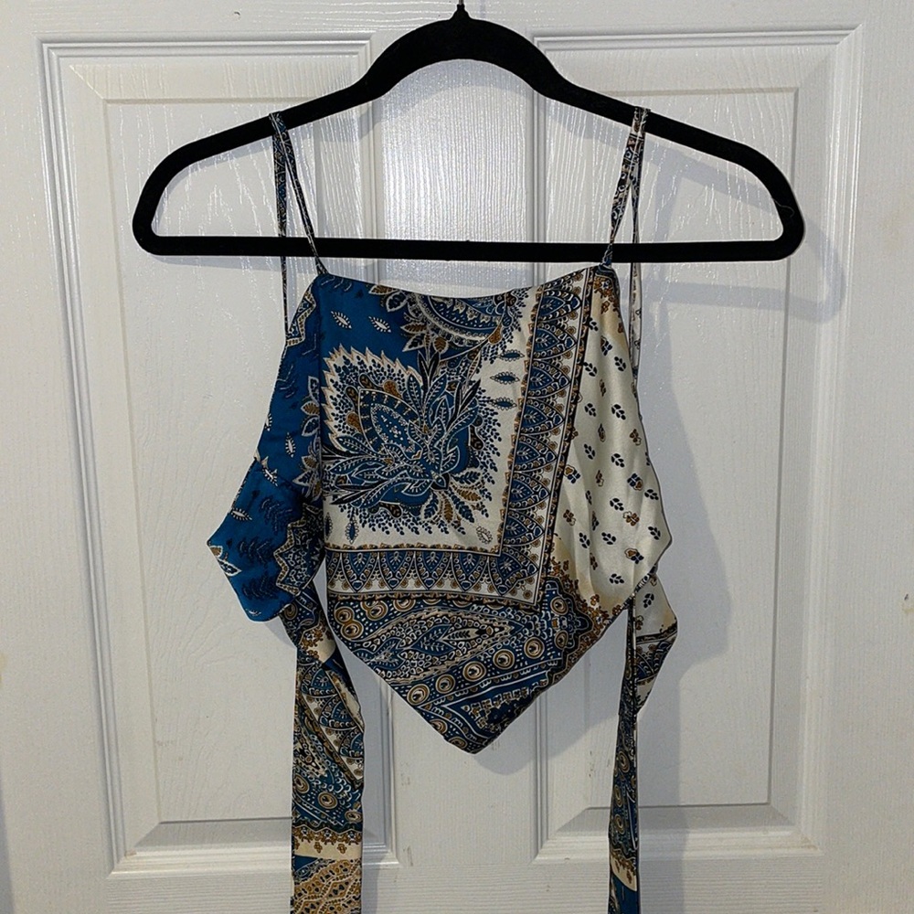 Bandana style backless top
